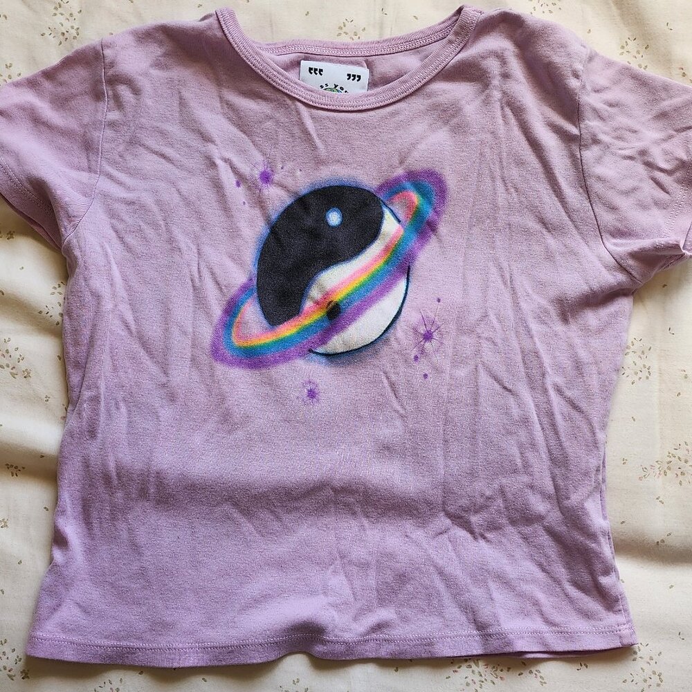 UNIF sz Medium Space Ying Yang Baby Tee